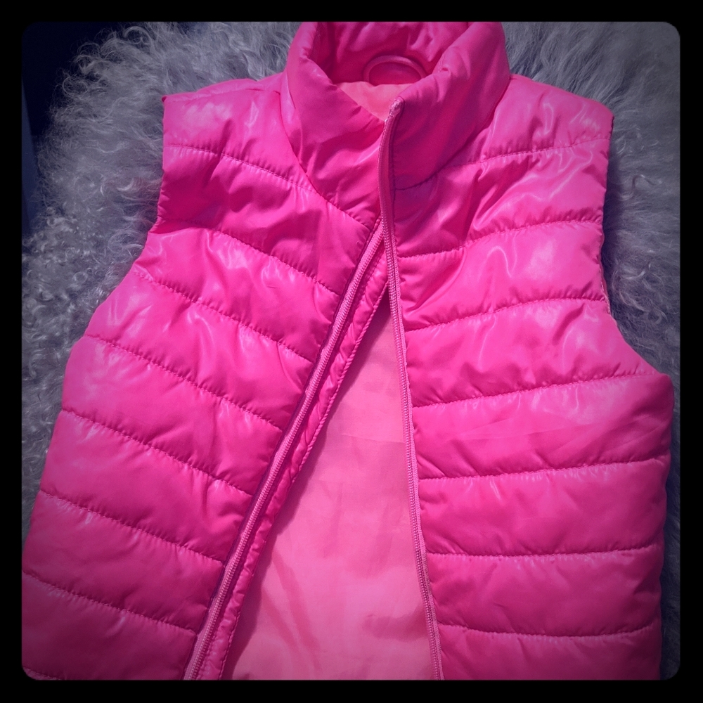 H & M girls toddler neon pink puffer vest sz 2 - 4
